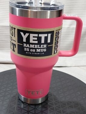 NWT YETI Rambler 35 oz Mug with Straw Lid - Limited Edition Tropical Pink